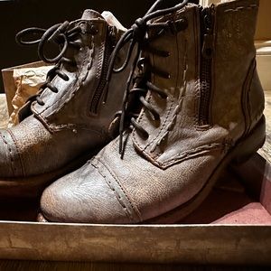 Mint Condition boots, these were my girlfriends. Worn once.